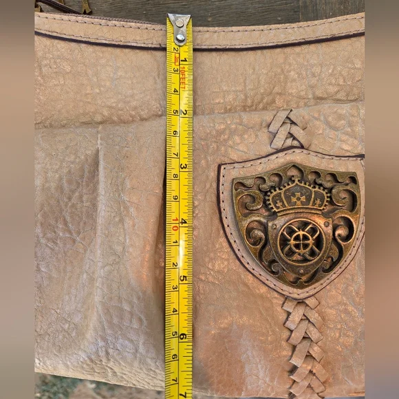 Nicole Miller Beige Y2K Shoulder Bag with Bag Charm and Emblem - Picture 12 of 15